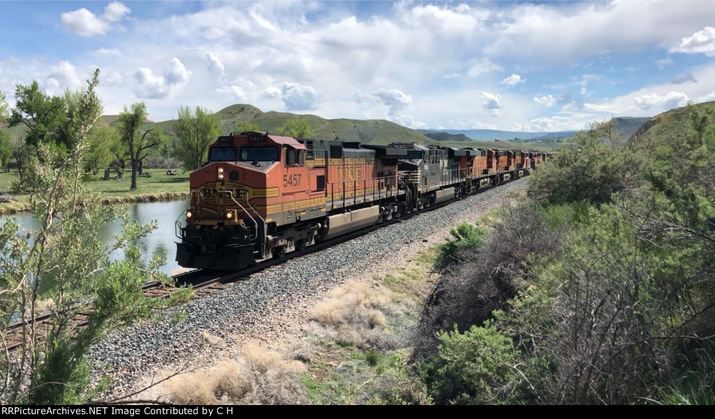 BNSF 5457